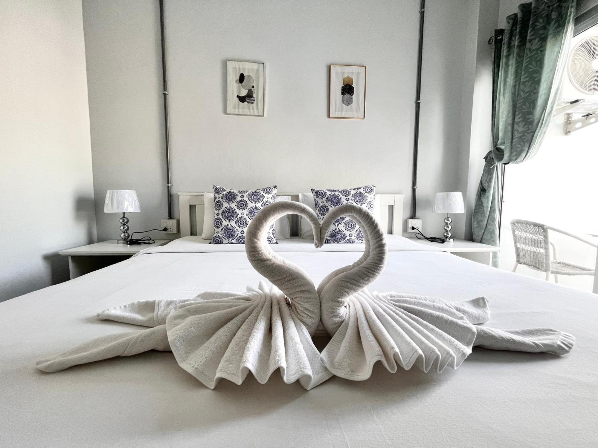 Cinderella Residence Patong Luaran gambar